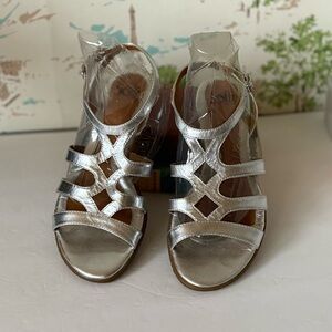 Sofft Metallic Silver Strappy Women's Sandals Size 8
